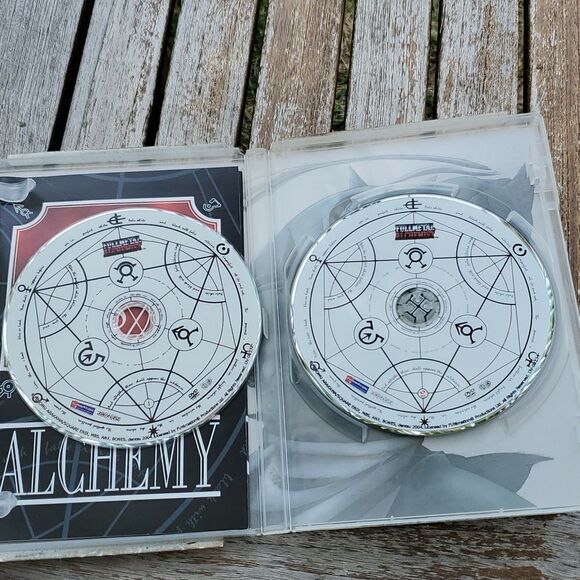 Fullmetal Alchemist Manga 2004 Vol. 1 and 2 DVD's and Vol.2 Booklet - Picture 4 of 10